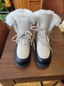 Winter boots for women / Bottes d'hiver pour femmes