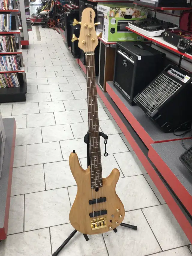 Basse Yamaha