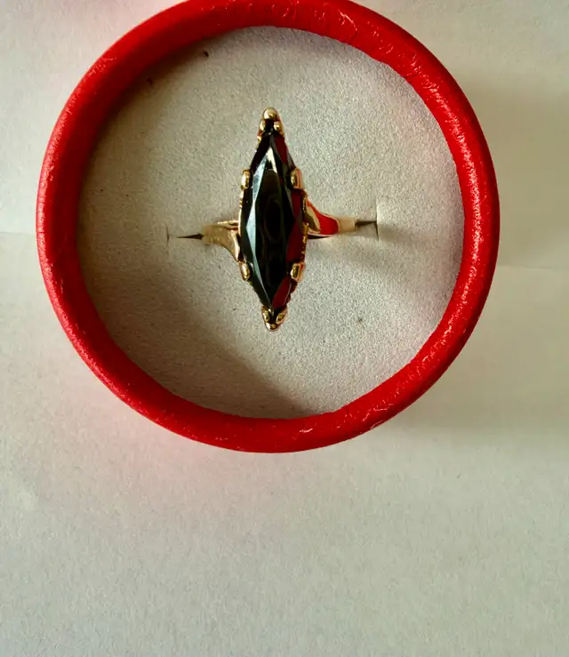 Women's 14K Gold Ring w Alaskan Black Diamond (Hematite) Size 6