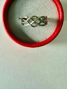 Women's Silver Ring w Small Diamonds~Size 7.5