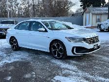 2020 Volkswagen Passat Execline R-Line |ACCIDENT FREE|1-OWNER|MI - Photo 3