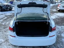 2020 Volkswagen Passat Execline R-Line |ACCIDENT FREE|1-OWNER|MI - Photo 9