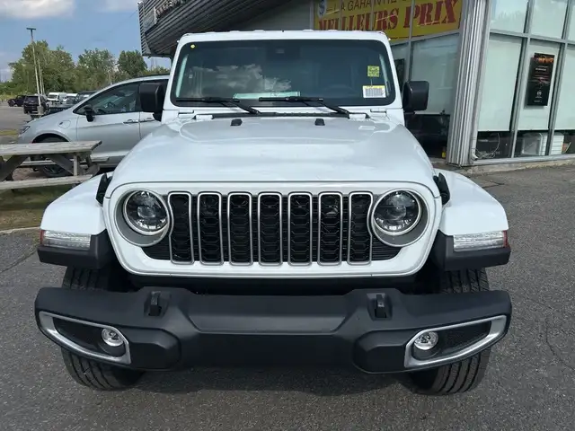 2025 Jeep Wrangler 4-Door Sahara - Photo 2