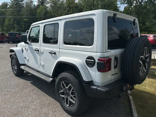2025 Jeep Wrangler 4-Door Sahara - Photo 5