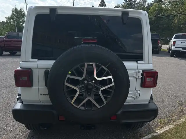 2025 Jeep Wrangler 4-Door Sahara - Photo 6