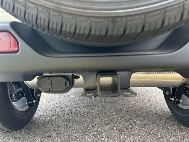 2025 Jeep Wrangler 4-Door Sahara - Photo 11