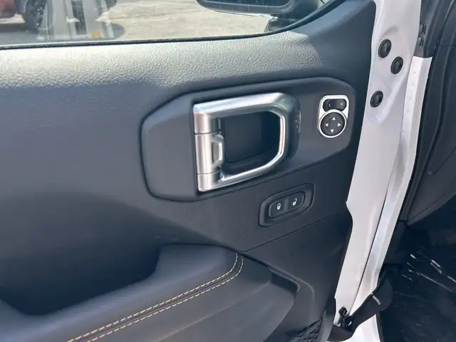 2025 Jeep Wrangler 4-Door Sahara - Photo 14