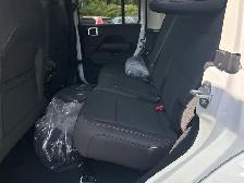 2025 Jeep Wrangler 4-Door Sahara - Photo 16