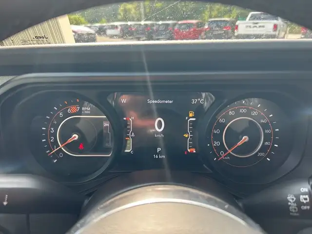 2025 Jeep Wrangler 4-Door Sahara - Photo 17