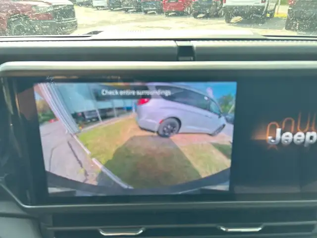 2025 Jeep Wrangler 4-Door Sahara - Photo 25