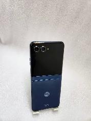 Motorola Razr 2025 256gb Blue 3 Months Warranty W/Charger