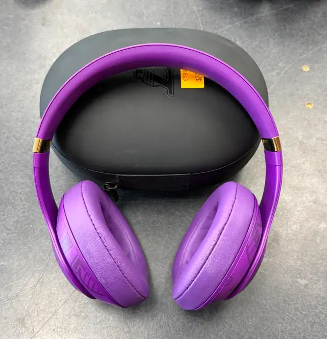 Bose LA Lakers Special Edition Studio 3 Wireless Headphones