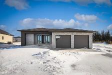 OPEN HOUSE! Beautiful 1740sqft Custom-Built BNG in Oak Bluff!