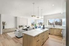 OPEN HOUSE! Beautiful 1740sqft Custom-Built BNG in Oak Bluff! - Photo 3