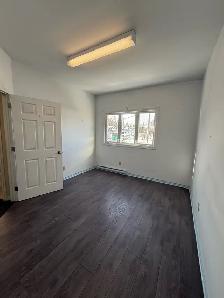 Business Room for rent