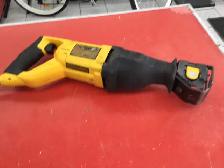 scie vas et Vien DeWalt 12 amp - Photo 3