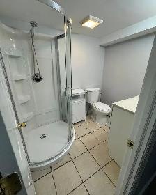ROOM FOR RENT W PRIVATE BATHROOM - Photo 3