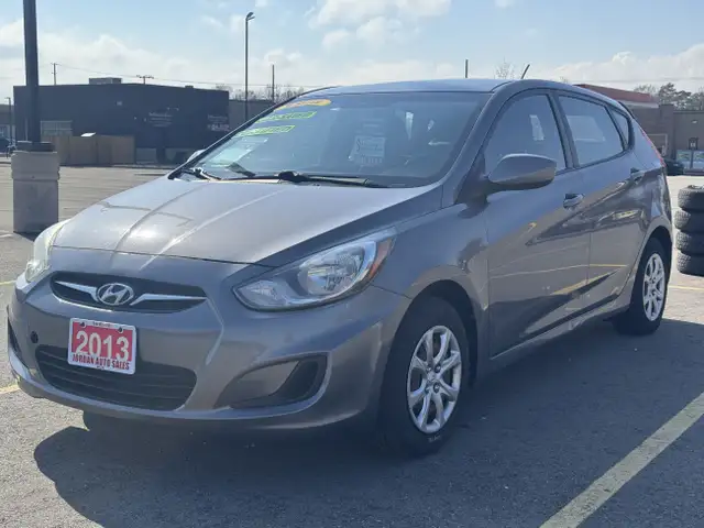 2013 Hyundai Accent L 5 SPEED - Photo 3