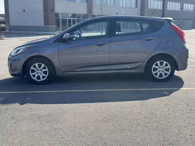 2013 Hyundai Accent L 5 SPEED - Photo 4
