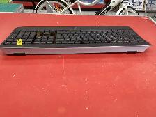 clavier ordinateur Logitech k800 - Photo 2