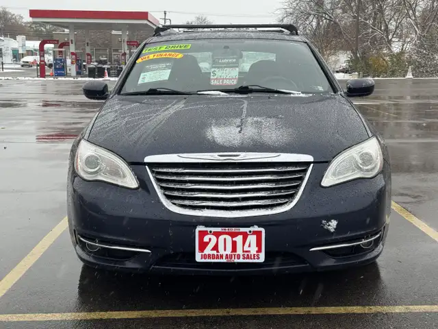 2014 Chrysler 200 Touring - Photo 2