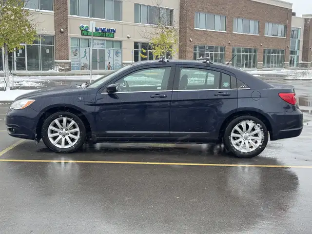 2014 Chrysler 200 Touring - Photo 4