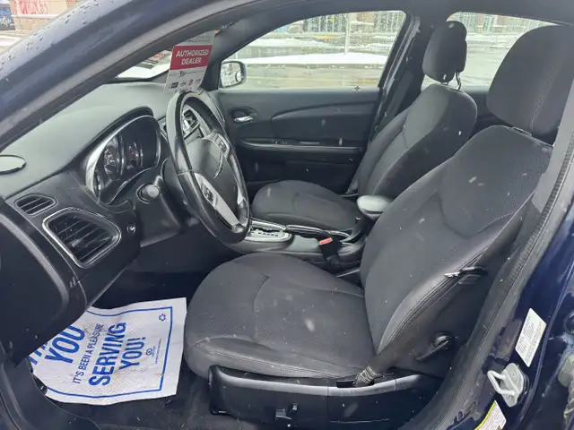 2014 Chrysler 200 Touring - Photo 13