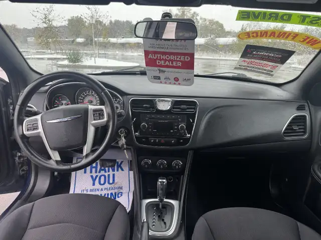 2014 Chrysler 200 Touring - Photo 15