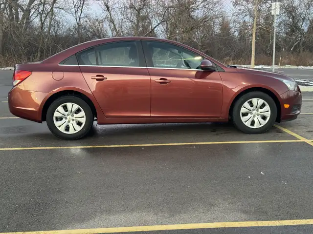 2012 Chevrolet Cruze LT Turbo w/1SA - Photo 9