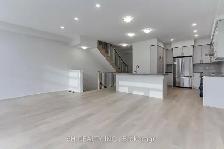 Amazingly Priced Brand New Townhome in Richmond Hill! - Photo 4