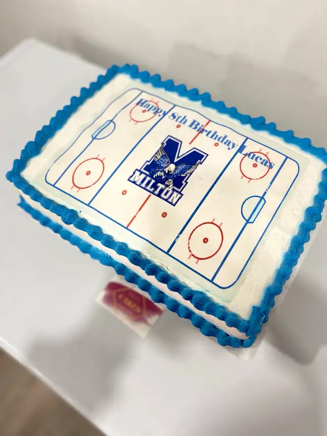 Mississauga custom cakes  25-30 servings