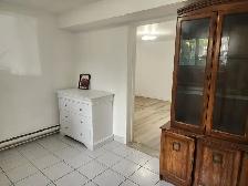 Semi-basement 2 1/2 apartment -Western NDG - Photo 2