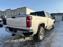 2022 Chevrolet Silverado 2500HD LT CREW CAB, 6.6L, V8, Clean Car - Photo 5