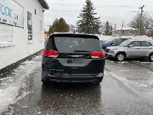 2023 Chrysler Grand Caravan SXT - Photo 4