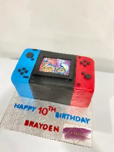 The wheels on the bus cake, pokemon cake , Nintendo cake - Photo 7