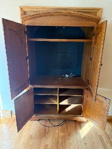 GREAT CONDTION OAK TV/ARMOIRE $150 OBO - Photo 2