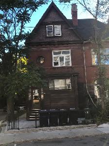 1 unit on 2nd floor in house walk to UFT near Subway