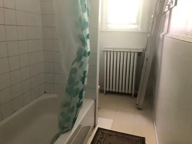 1 unit on 2nd floor in house walk to UFT near Subway - Photo 8