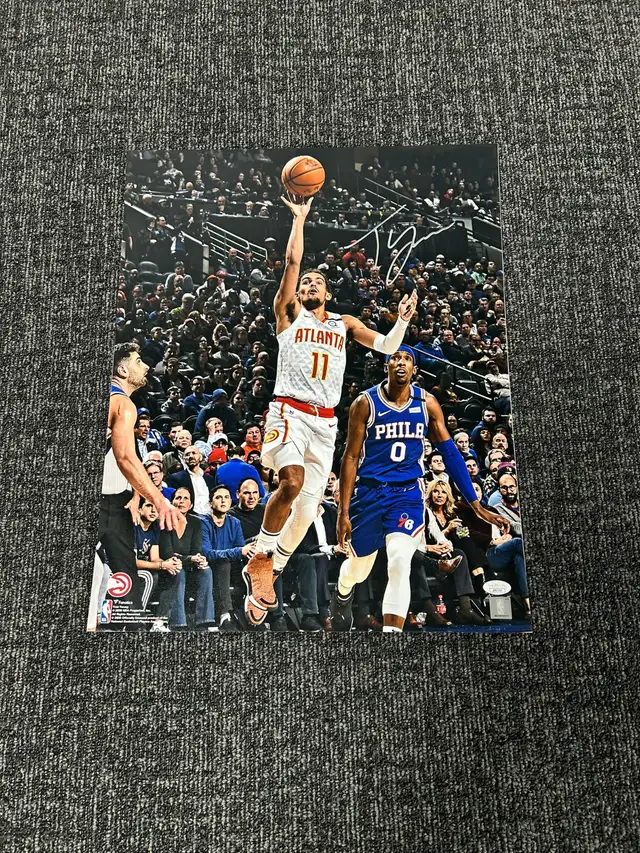 Trae Young Signed 16X20 Photo l Authenticated
