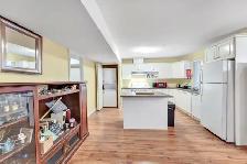 4 Bed Home w/ 4 Den   4 Bath on Quiet Cul-De-Sac - Photo 8