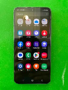 Samsung Galaxy S22, 128GB, Black.