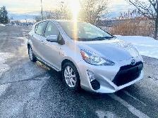 2017 Toyota Prius C 5dr HB - Photo 4