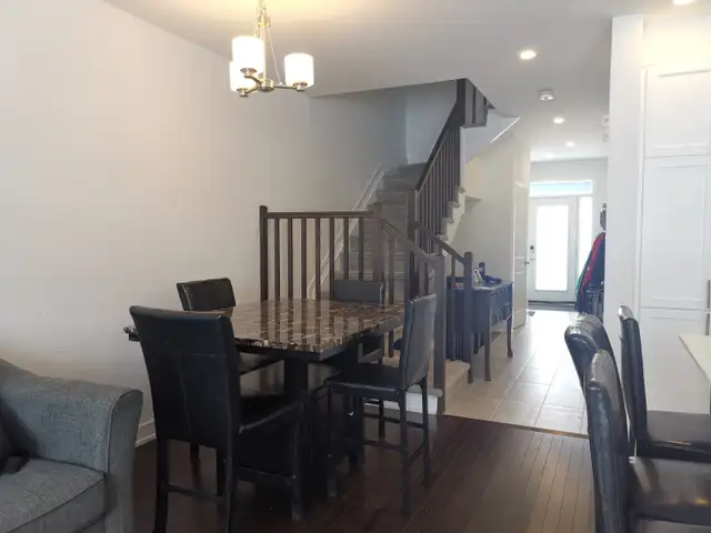 Riverside South Brand New Townhouse for rent - Photo 4