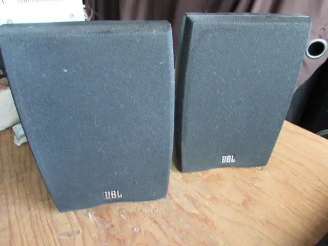 JBL N24 II Bookshelf Speakers- 4 inch woofers, Titanium tweeter