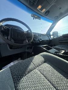 2015 Ford Super Duty F-250 SRW 4x4 with high roof cap — CERTIFIE - Photo 9