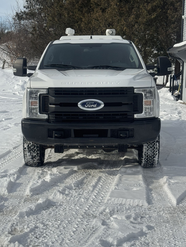 2019 Ford Super Duty F-350 SRW 8 FT BOX WITH CAP — CERTIFIED —