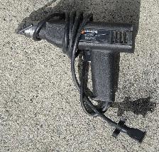 BLACK & DECKER CORDED ELECTRIC DRILL / DRIVER