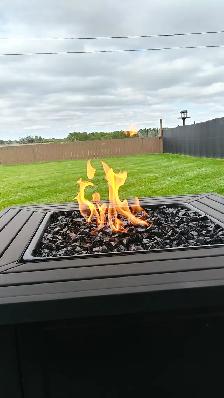PROPANE FIRE PIT,EXCELLENT $175 FIRM C/W TANK