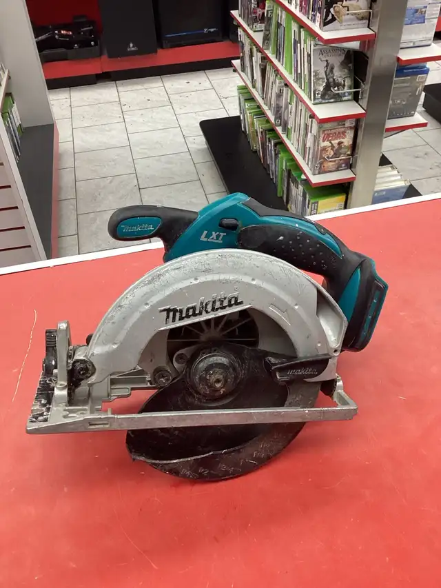 Scie circulaire Makita