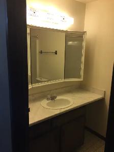 1 BEDROOM APARTMENT - PET FRIENDLY - Photo 8